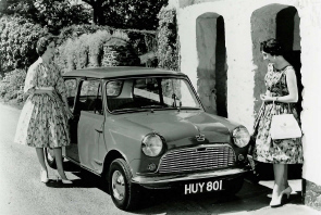 Reklamebilde fra 1959 med en av de f�rste Miniene. Klikk for � se st�rre bilde.