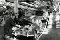 Tidlig fabrikksproduksjon i Longbridge i 1959. Klikk for � se st�rre bilde.
